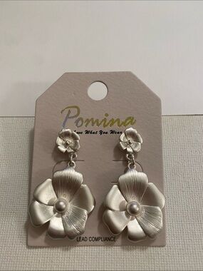 Pomina Silver Floral Drop Earrings